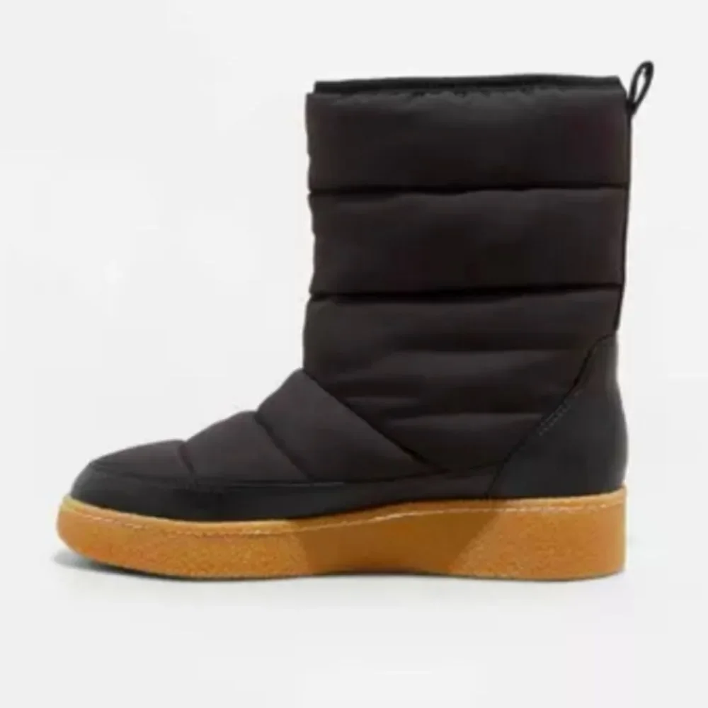 Women's Black Winter Boots sz 11